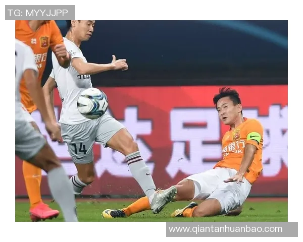 河北华夏迎战武汉卓尔力争主场胜利展现球队实力与斗志