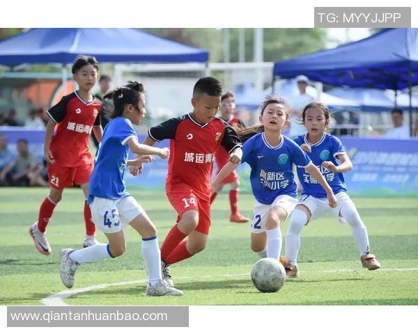 青少年足球比赛直播间精彩瞬间回顾与互动评论分享